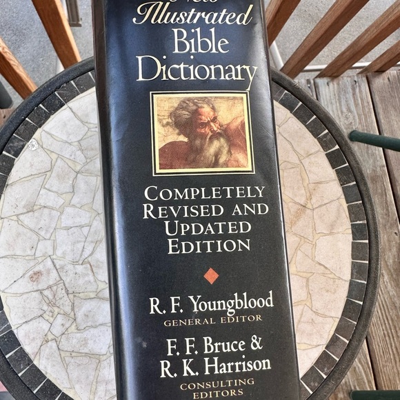 Nelson New Illustrated Bible Dictionary - Picture 9 of 10